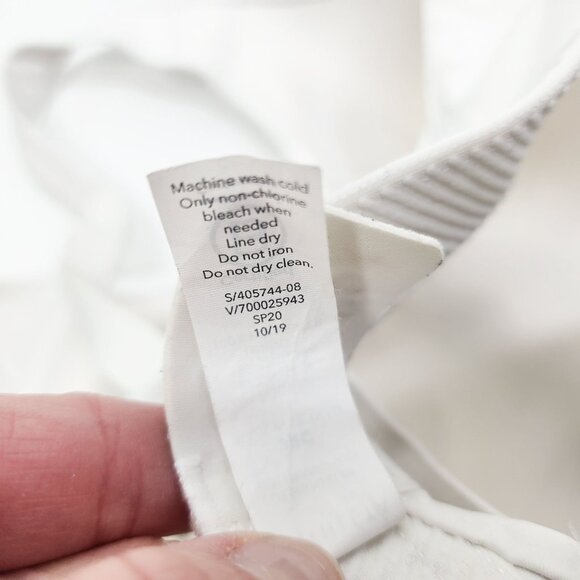 Athleta 32C White Sports Bra With Criss-Cross Back &‎ Adjustable Band - Picture 4 of 7